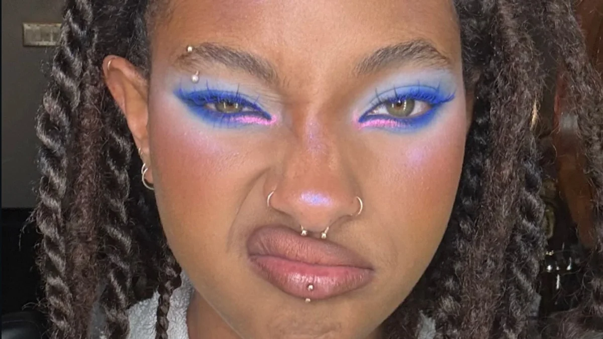 Willow Smith's electric blue makeup is the bold beauty trend to watch