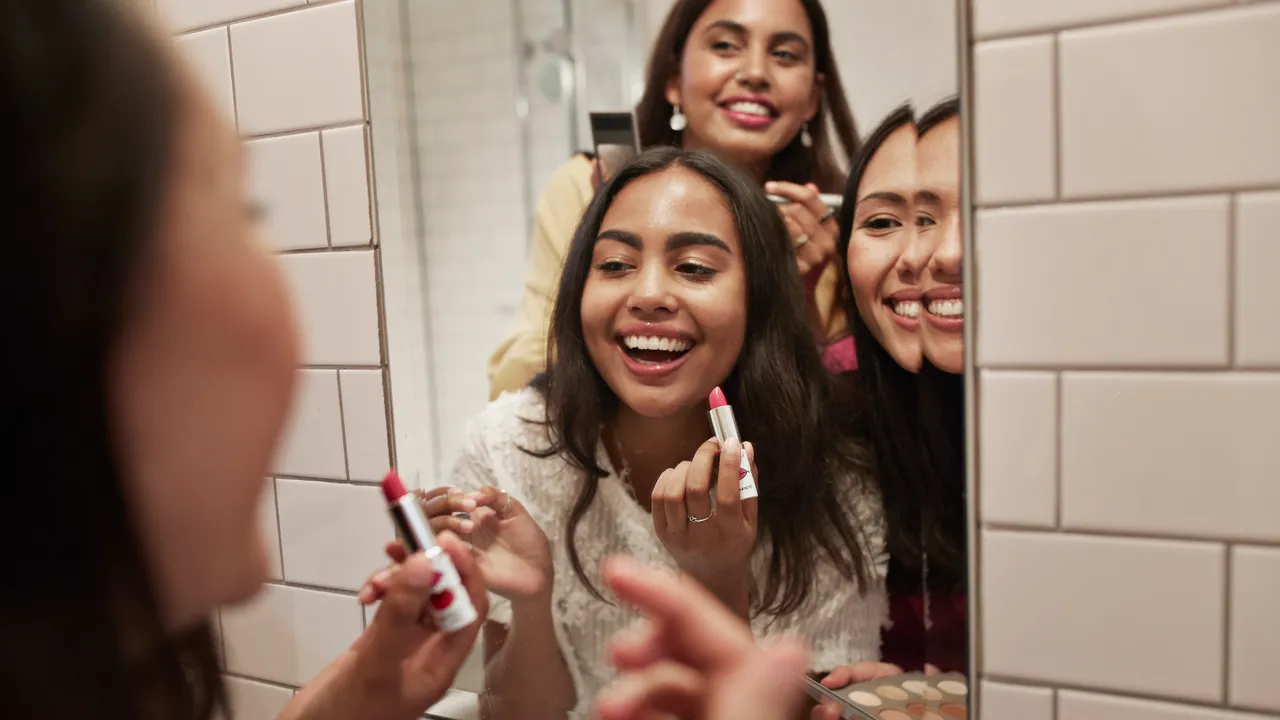 4 Easy Morning Makeup Routines for When You Have No Time
