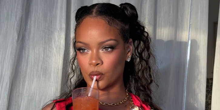Rihanna Debuts a Y2K-Coded Beauty Look While Vacationing in Barbados