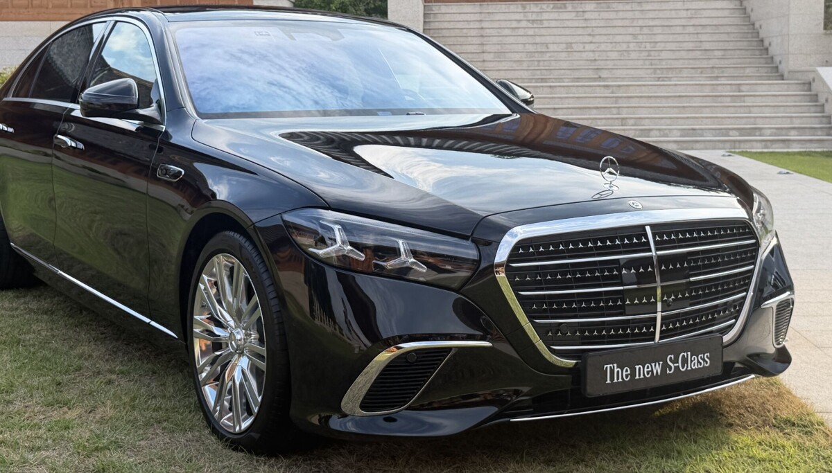 The new S-Class can be a library, a conference room — but still drives like a Mercedes.
