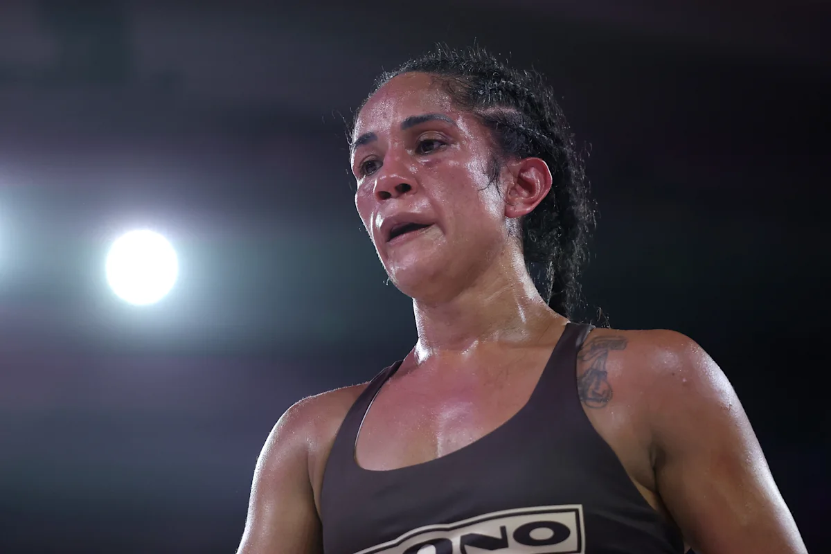 Amanda Serrano clutches out 50th career win over Lucrecia Manzur, denied new KO record